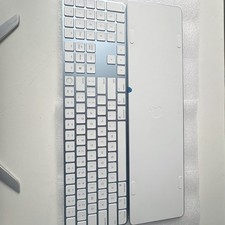 Magic keyboard with touch id