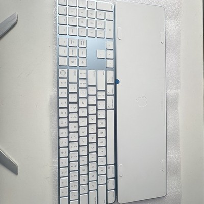 Magic keyboard with  touch id