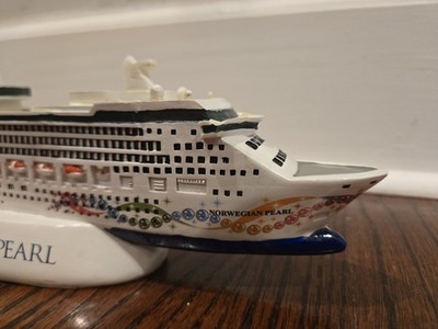 READ - NORWEGIAN PEARL CRUISE SHIP MODEL - NORWEGIAN CRUISE LINE - READ