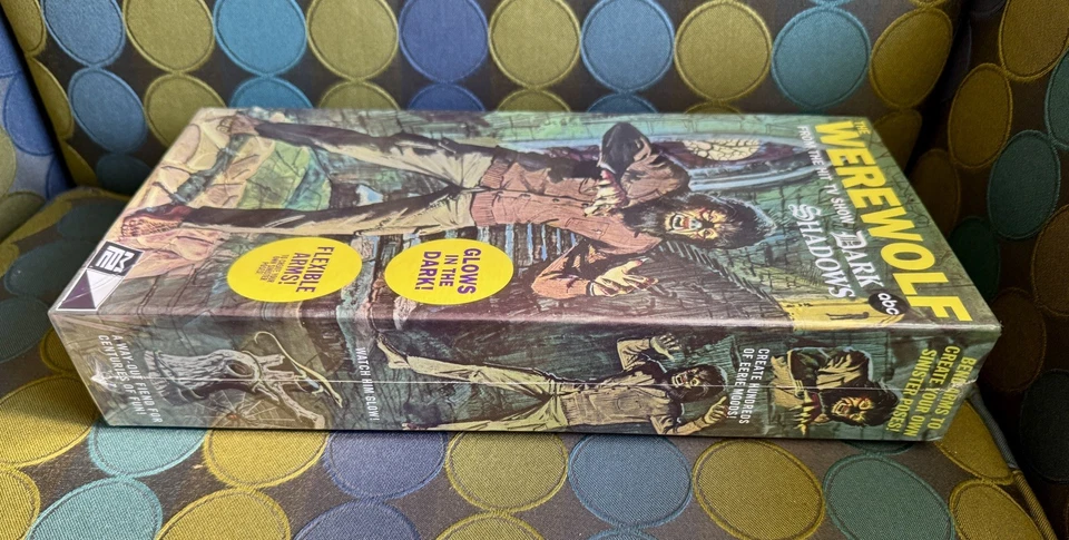 MPC The WEREWOLF From Dark Shadows Model Kit Boxed Sealed Glow Dark 2011 - Image 4 of 4