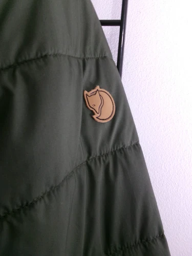 FJALLRAVEN ? MENS LARGE==HUNTER GREEN / G-LOFT PADDED / HOODED JACKET