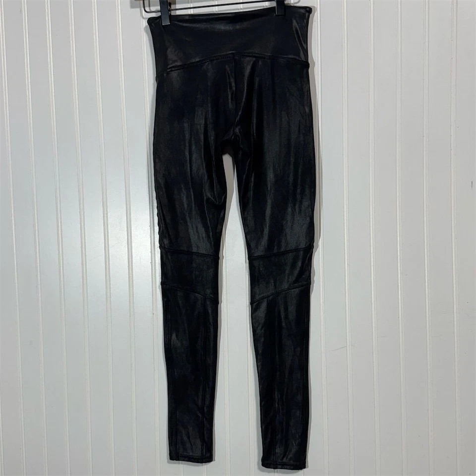 Leggings Spanx de cuero sintético para moto negros M tiro medio alto pantalones adelgazantes Foto 3 de 4