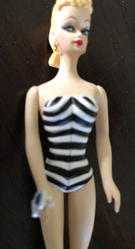 1994 Hallmark Keepsake Ornament Barbie Debut 1959, First In Barbie Series - Picture 3 of 7