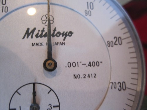 Mitutoyo Handheld Dial Thickness Gauge 7300 / .001-.400 With Case - Picture 4 of 15