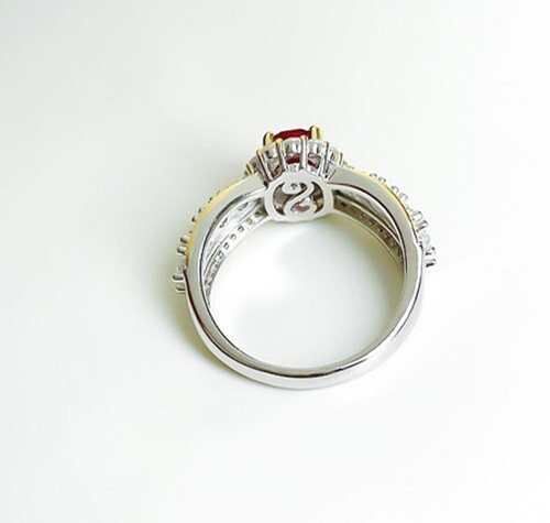 Ovaler Ring 2 kt Lab Grown roter Rubin 18 K Gold Vermeil, intarsiert mit Lab Grown Diamond - Bild 7 von 11