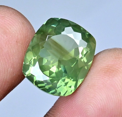 12.95 Ct Natürlicher Grüner Montana Saphir Cushion AGL Zertifiziert Loupe Clean