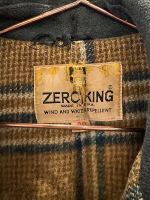 Men's Vintage Zero King Wool Coat 40R. Olive green. Circa 1960