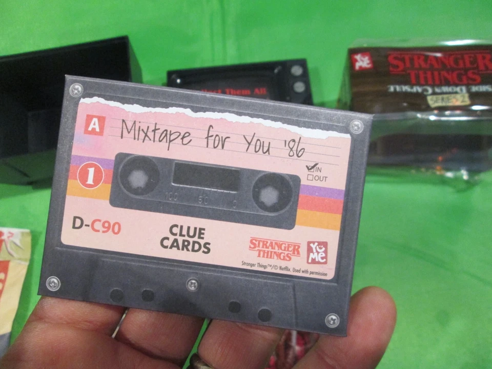 NETFLIX STRANGER THINGS UPSIDE DOWN CAPSULE BOY SERIES 2 CARTÕES VECNA ++ DISPLAY - Imagem 4 de 4