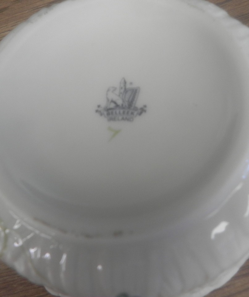 Vintage Belleek Irish Shamrock FLOWERS WITH FLOWING STEMS BOWL