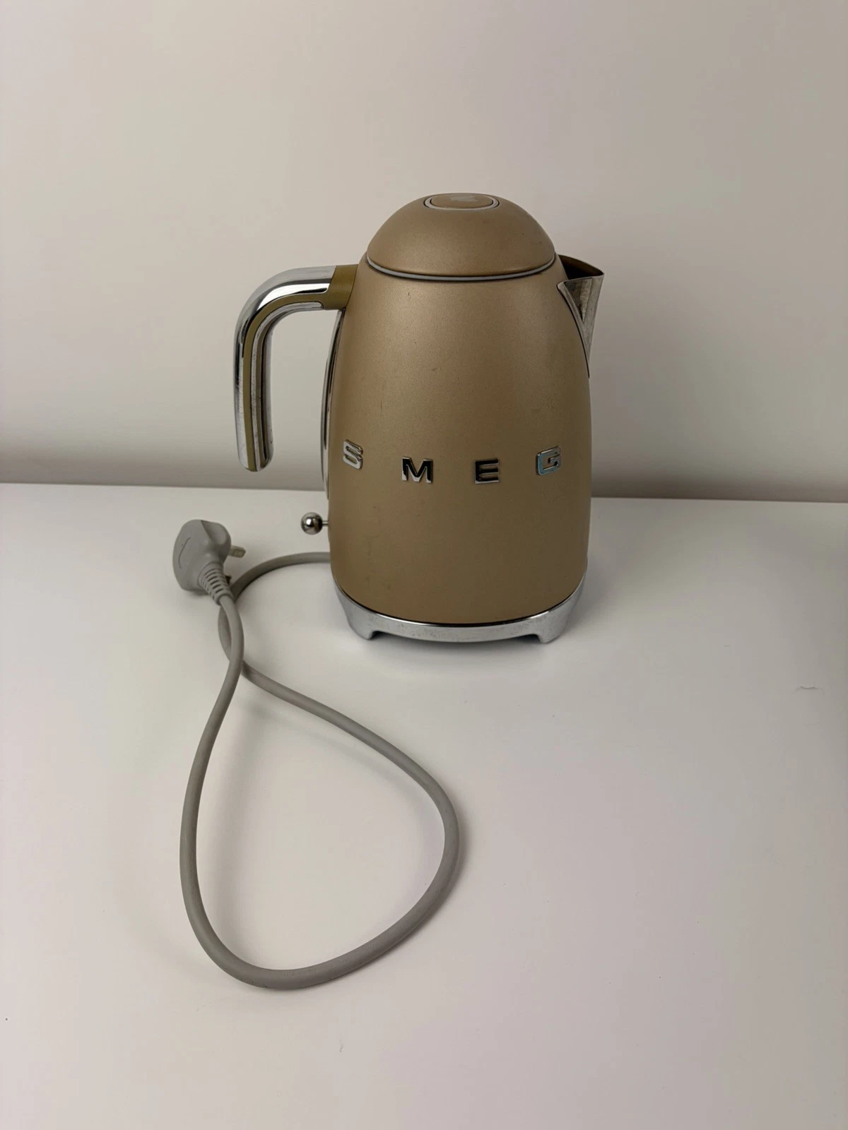 SMEG Jug Kettle 1.7L Matte Champagne Retro Style- SPARES OR REPAIRS