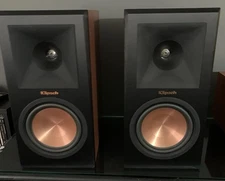 Klipsch RP-160M Bookshelf speakers In CHERRY!!! Great Condition