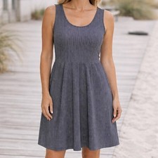 Banana Republic Dress 8 M Blue Seersucker Knit Sleeveless KneePockets Coastal