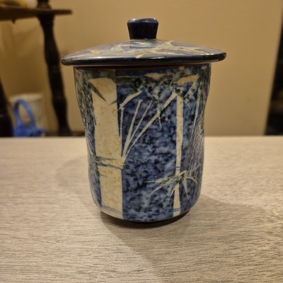 Japanese Arita teacup With Lid