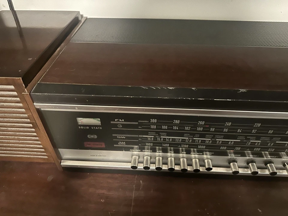 Receptor estéreo de estado sólido Grundig RTV 320U de colección con altavoces con Alemania años 70 Foto 3 de 4