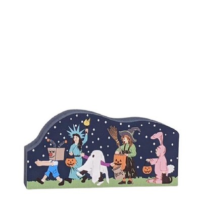 Cat's Meow Village Halloween Tricker Treaters Children in Costumes #20-6033 NEW
