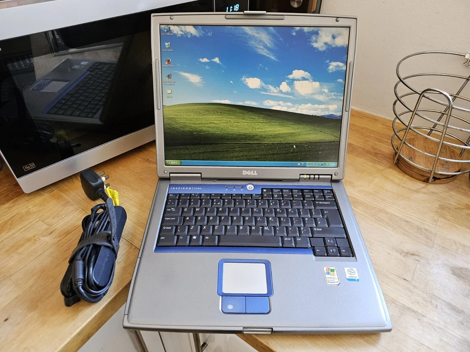 Retro Dell Inspiron 510M 15.1" 80GB HDD 512 RAM Windows XP Laptop  w/ Battery OK - Image 2 of 4