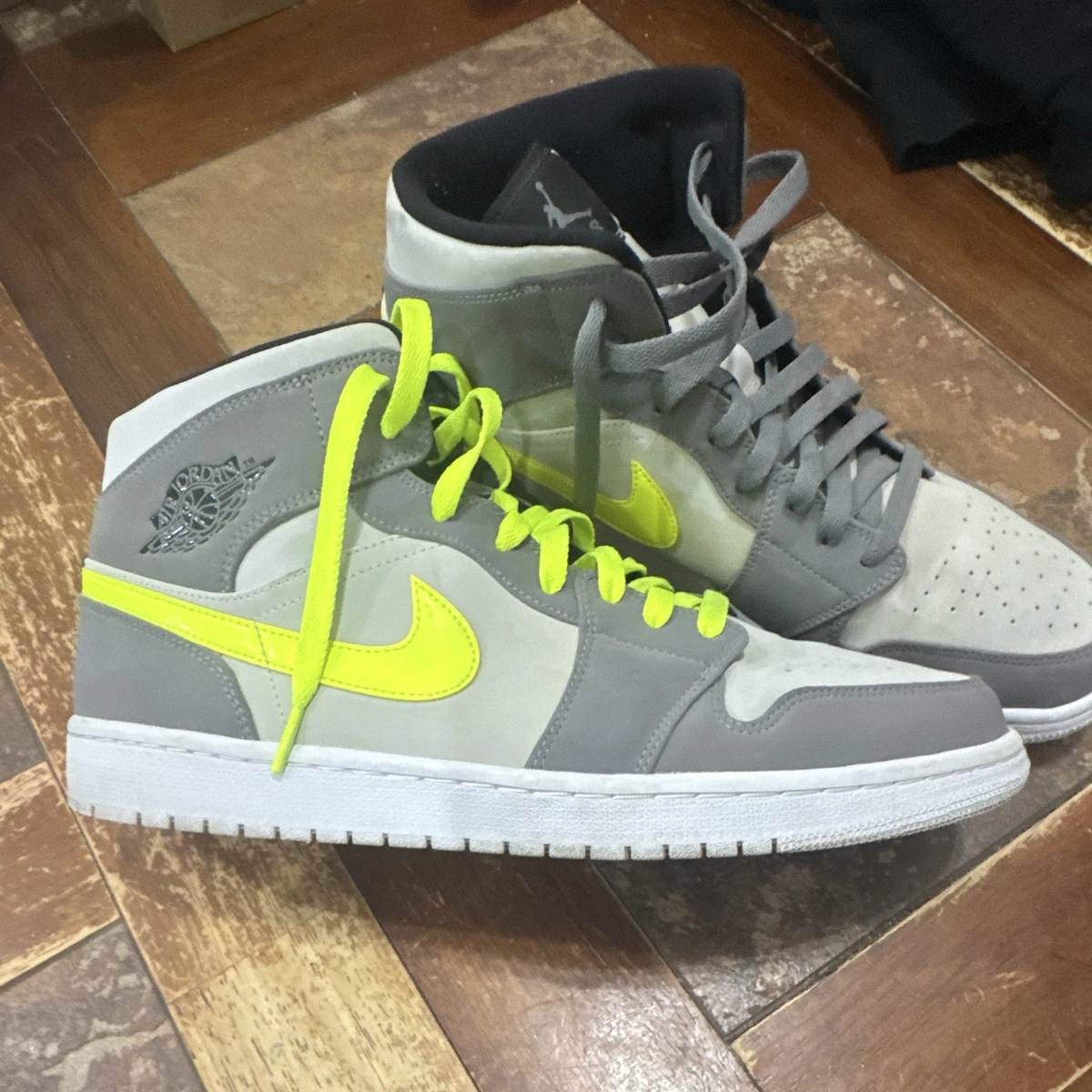 Jordan 1 Mid Gunsmoke Volt for Sale - Authenticity Guaranteed - eBay