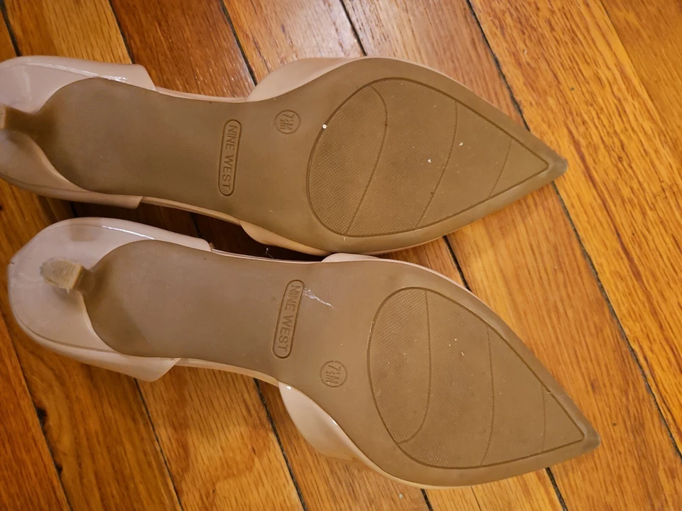 9 West D'orsay Tacón Bajo Beige 7.5 Usado Una Vez Foto 4 de 4