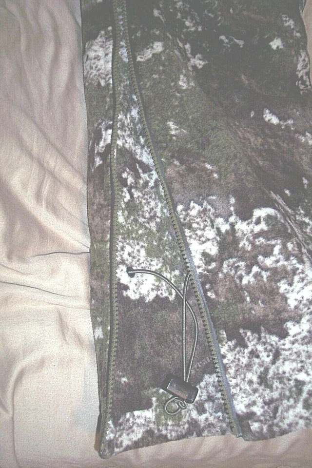 Womens Large Camo Pants Waterproof Pants Insulated Cold Weather C4 Hunting Pants - Image 3 of 4