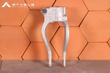 BMW 5' G30 G31 XDRIVE FRONT RIGHT SHOCK ABSORBER BRACKET MOUNT 6865930 31 km !!!