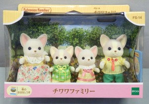 Epoch-Co-Sylvanian-Families-Calico-Critters-FS-14-Chihuahua-family