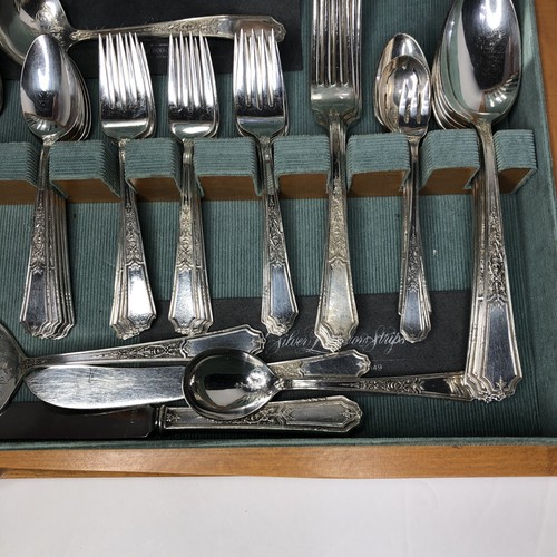 Vintage 1847 Rogers Bros. Ancestral Pattern Silverplate Flatware 57 Pieces & Box - Picture 7 of 12