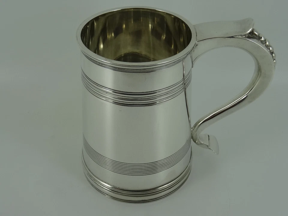 MUY ELEGANTE JARRA INGLESA SÓLIDA PLATA ESTERLINA UNA PINTA SHEFFIELD 1923 507G Foto 4 de 4