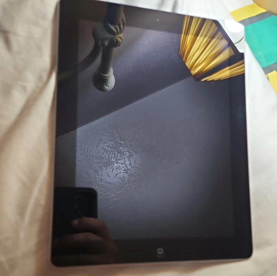 **PERFECT* iPad 2nd Gen. needs password reset A1397(Verizon+WiFi)64GB 9.7"screen - Image 4 of 4