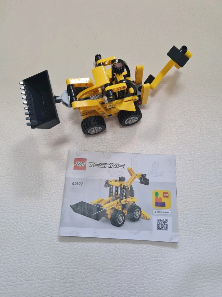 LEGO Technic 42197 Backhoe Loader, photo 1 of 5