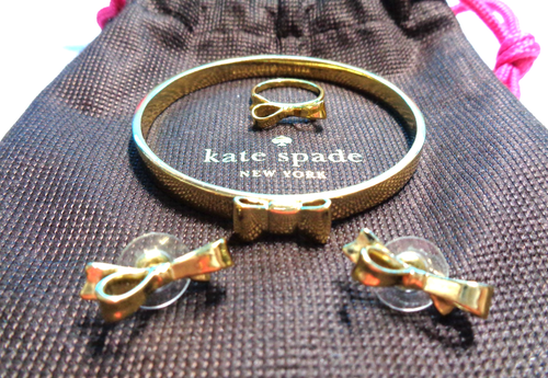 KATE SPADE NEW YORK Signed, Gold Tone, Bow Bangle Bracelet, Ring and Stud Earrin - Picture 3 of 4