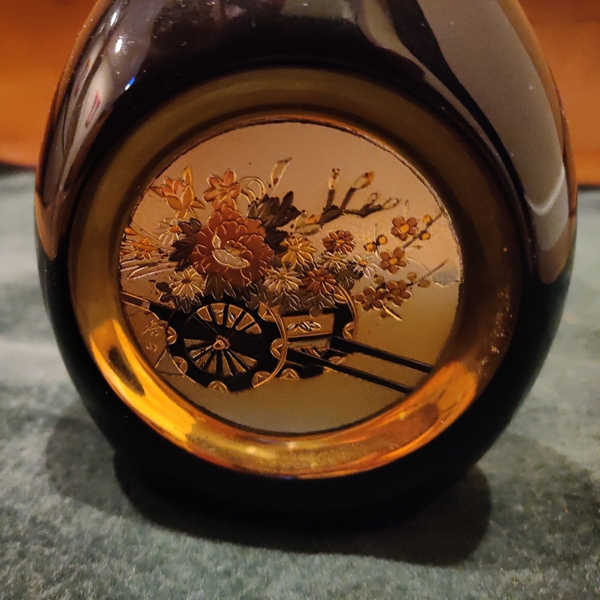 VINTAGE THE ART OF CHOKIN VASE WITH FLOWER CART 24 KT. GOLD