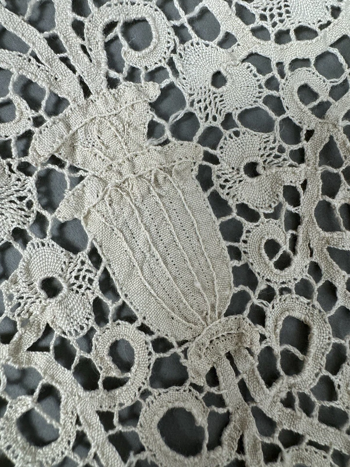 Antique Italian Cantu Lace Table Runner Point Venise Birds, Deer & Dogs 15x46” - Image 4 of 4