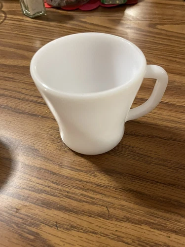Vintage Federal White Milk Glass Heat Proof D Handle Coffee Tea Cup Mug USA