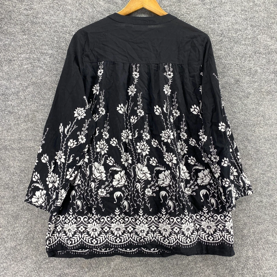 Blusa Collections Feminina G Grande Preta Floral Decote V Manga 1/2 Botão 3/4 - Imagem 2 de 4