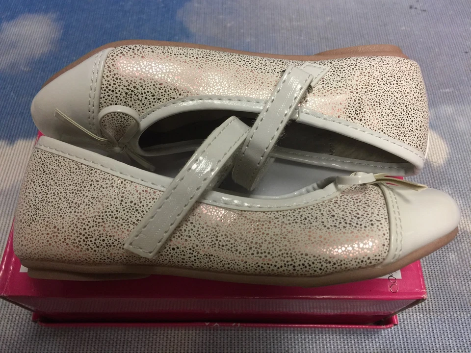 Josmo Blanco V Ballet Pisos Mary Janes Causal/Zapato de Vestir Niño Pequeño Talla 5, 6 Foto 2 de 4