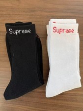 Supreme x Hanes 4-Pack Crew Socks   Black  White  Men  s/Women  s 6-12