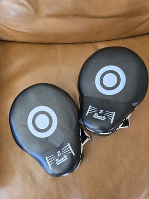 Zhuo Ao Black and White Boxing Focus Pads Set of 2