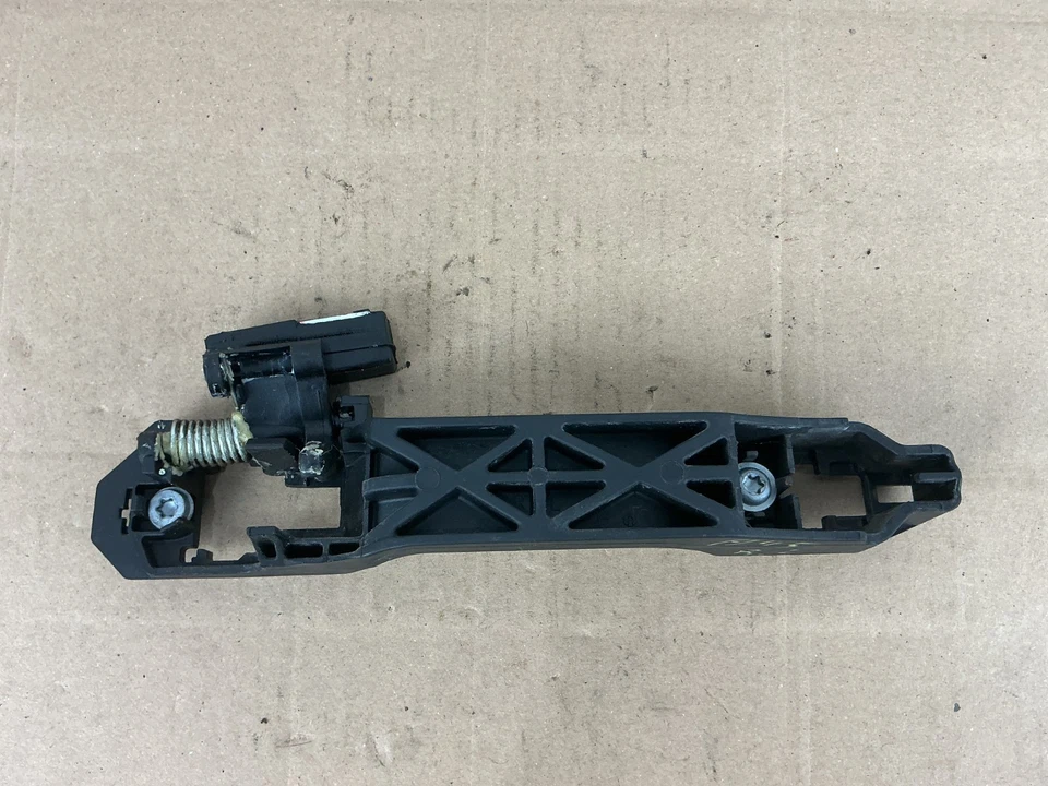 Soporte base manija puerta exterior trasera izquierda Toyota Prius 2004-2009 OEM Foto 2 de 4