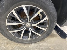 Used Wheel fits: 2020 Volkswagen Tiguan 17x7 alloy 10 spoke narrow spoke Grade A