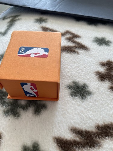 Official NBA Official Gold Tone Los Angeles Lakers Cufflinks - Picture 4 of 5