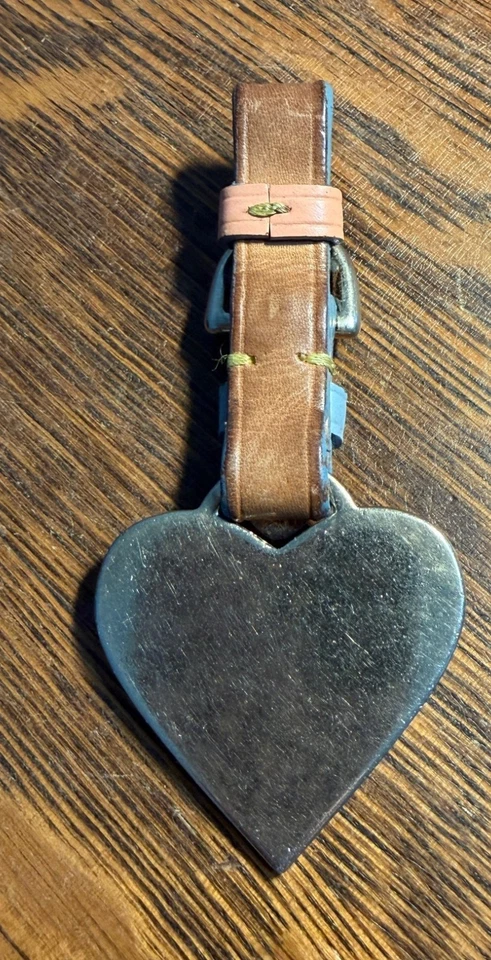 DOONEY & BOURKE LOGO CORAZÓN ROSA LLAVERO CUERO FALTA ANILLO METAL Foto 2 de 3