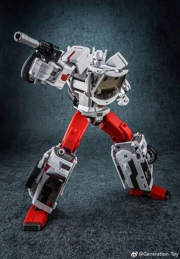 Generation Toy GT-08A Patrol Wagon Sergeant Guardian Action Figure New in Stock - Image 4 of 4