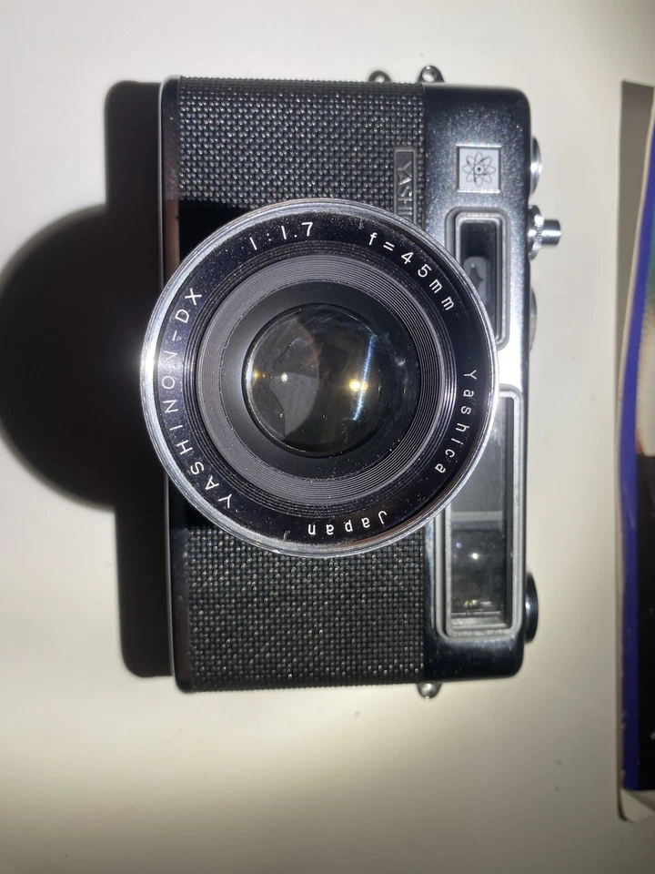 [CASI COMO NUEVO] Paquete de cámara fotográfica de 35 mm telémetro plateado Yashica Electro 35 GSN Foto 4 de 4