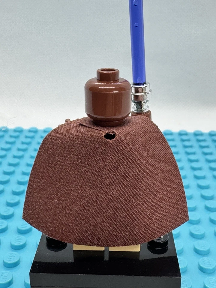 Минифигурка LEGO Star Wars: Non Light Up Mace Windu Sw0148 (W хромированный световой меч) - Изображение 2 из 4