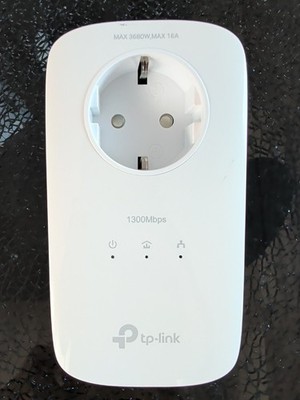 TP-Link Powerline Adapter AV1300 mit Steckdose   gebraucht