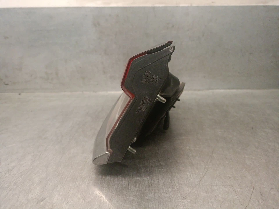 8158002C3100 PILOTO TRASERO DERECHO / 8158102C31 / 5372969 PARA TOYOTA COROLLA S - Imagen 3 de 4