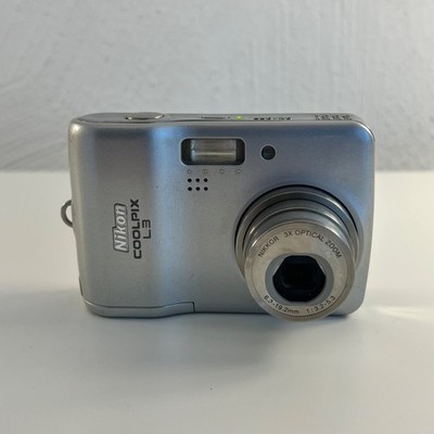 Nikon Coolpix L3 / Pocketkamera / Silber / 5,1 Megapixel / 3x Zoom / Händler