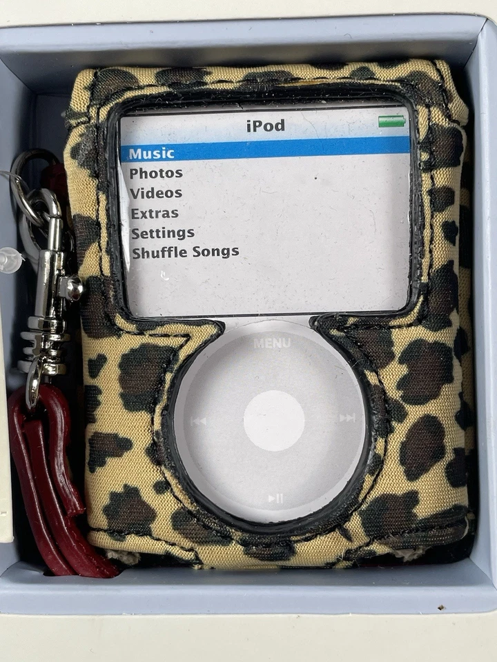 iPod Nano Liz Claiborne Wristlet Case Leopard Print 4GB 8GB Models - NEW NOS Vtg - Image 2 of 4