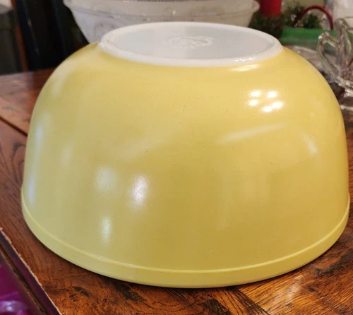 Vtg #404 Pyrex 10 1/4" Nesting Mixing Bowl Primary Yellow 4 Qt Ovenware USA