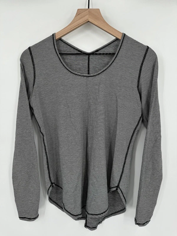 lululemon pace pusher stretch jersey mesh panel thumbholes 